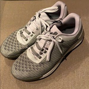 JJ II MEN'S TRAINING SHOES size 9.5